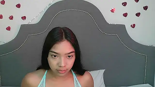 pocahontamoon online show from November 1, 2025, 3:58 pm