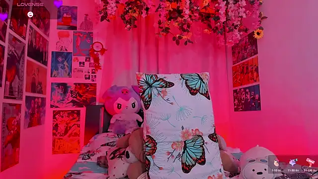 Snapshot of FluffyMelons chatting on October 31, 2025, 12:11 am FluffyMelons online show from October 31, 2025, 12:11 am