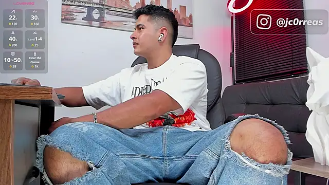 Snapshot of _Juanes chatting on September 13, 2025, 11:26 pm Juanes online show from September 13, 2025, 11:26 pm