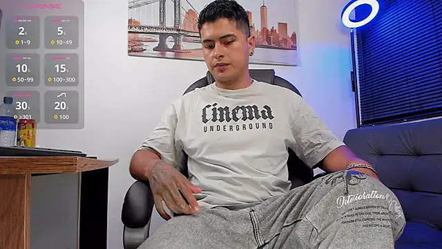 Snapshot of _Juanes chatting on September 17, 2025, 10:44 pm Juanes online show from September 17, 2025, 10:44 pm