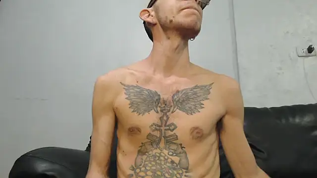 AlexandroRossi online show from November 14, 2025, 4:44 am