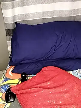 Snapshot of Berryangel03 chatting on October 13, 2025, 12:43 am Berryangel03 online show from October 13, 2025, 12:43 am