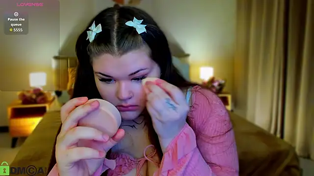 elle one online show from October 24, 2025, 4:09 am