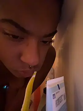 Tu GataLinda online show from November 4, 2025, 5:17 am