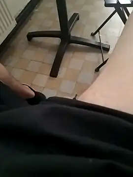 Snapshot of JuicyBigcock@xh chatting on May 30, 2026, 12:24 pm JuicyBigcockxh online show from May 30, 2026, 12:24 pm