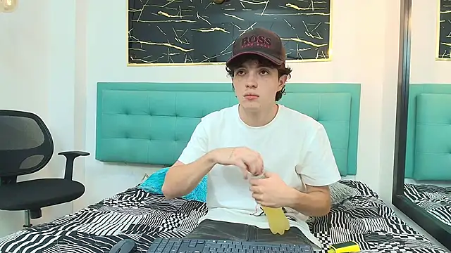 dia fax18 online show from October 21, 2025, 7:47 pm