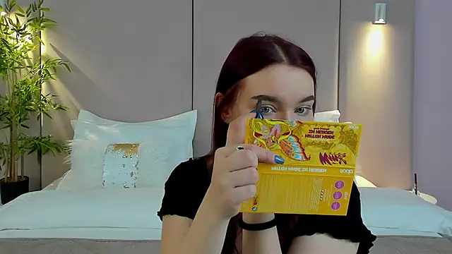 NoraHaynes online show from January 13, 2026, 3:01 am