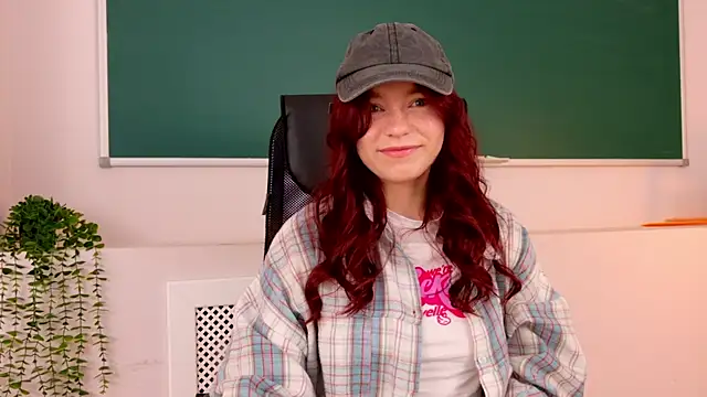 Snapshot of NoraHaynes chatting on June 19, 2026, 1:43 am NoraHaynes online show from June 19, 2026, 1:43 am