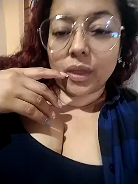 Snapshot of sophimyllers chatting on February 10, 2026, 3:21 am sophimyllers online show from February 10, 2026, 3:21 am