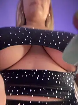 Snapshot of ChannelConnor_ chatting on September 19, 2025, 2:18 pm ChannelConnor online show from September 19, 2025, 2:18 pm