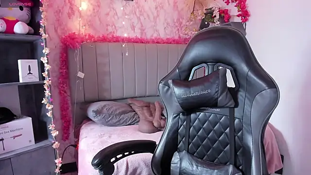 Scarlett21   online show from March 19, 2026, 7:51 pm