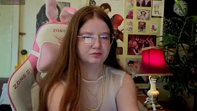 Sienna-Cow online show from October 10, 2025, 11:53 am