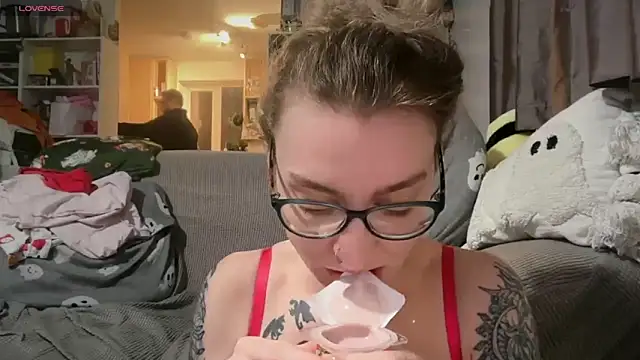 harleyblair online show from March 17, 2026, 11:08 pm