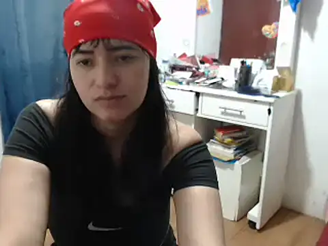 Snapshot of annie_clark2 chatting on December 10, 2024, 10:47 pm annie clark2 online show from December 10, 2024, 10:47 pm