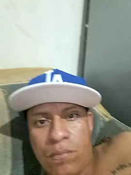 Snapshot of Yomo593 chatting on January 6, 2026, 4:05 am Yomo593 online show from January 6, 2026, 4:05 am