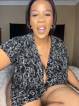 THICKBUNNYCHICKxxx online show from November 4, 2025, 7:46 pm