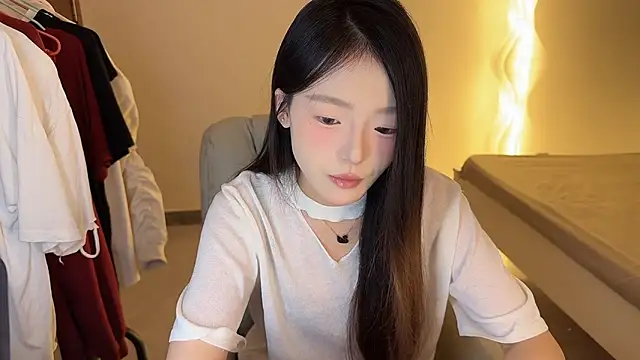 Robin-o3 online show from October 15, 2025, 6:08 pm