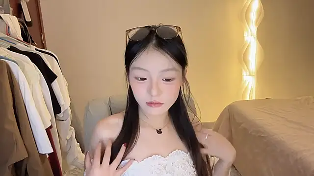 Robin-o3 online show from November 28, 2025, 3:36 pm