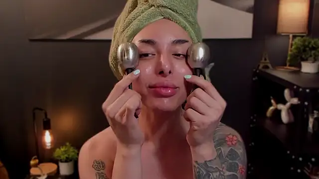 LUNACOCKSLAYER online show from September 25, 2025, 8:45 pm