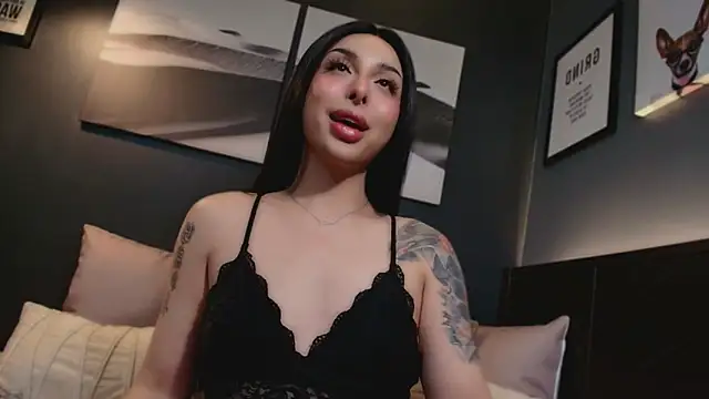 LUNACOCKSLAYER online show from March 25, 2026, 3:51 pm