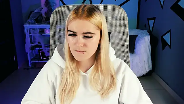 Stef Nicks online show from October 28, 2025, 9:02 am