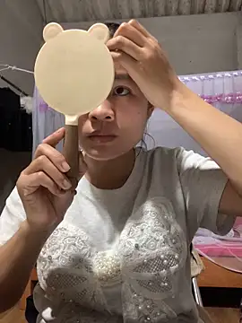 NhuFox online show from September 10, 2025, 2:06 pm