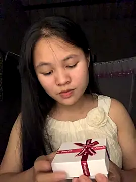 NhuFox online show from September 19, 2025, 1:34 pm