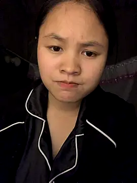 NhuFox online show from November 1, 2025, 1:13 pm