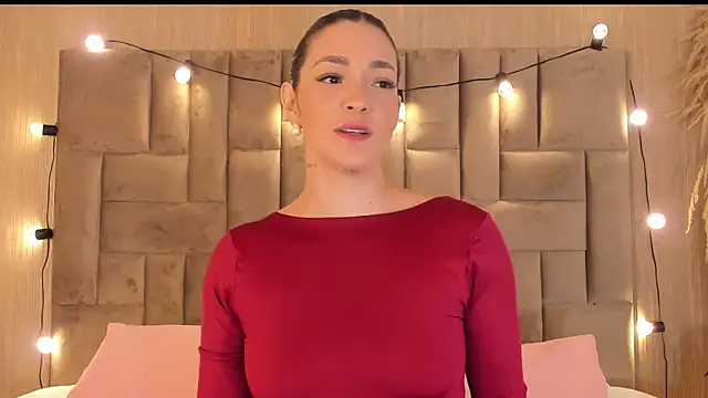 ClaradelMar online show from November 25, 2025, 10:37 am