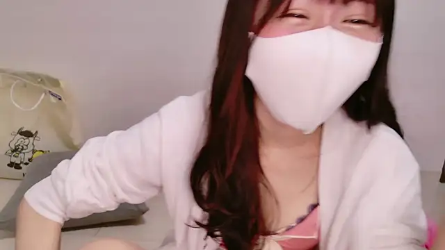 Snapshot of ena_7 chatting on November 7, 2025, 4:07 pm ena 7 online show from November 7, 2025, 4:07 pm