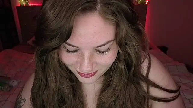 Snapshot of MaeNoir chatting on February 17, 2026, 8:15 pm MaeNoir online show from February 17, 2026, 8:15 pm