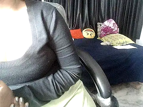 Anaconda-Mall online show from November 22, 2025, 4:17 pm