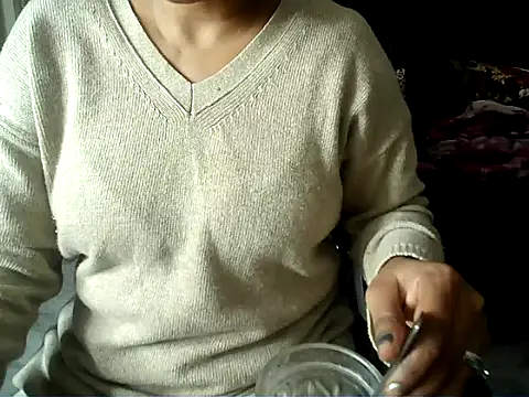 Anaconda-Mall online show from November 28, 2025, 2:53 pm