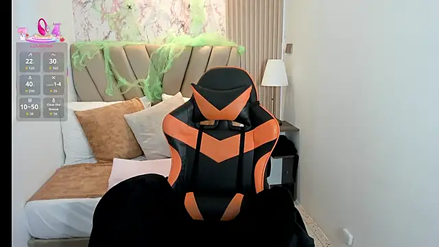 Yuna  Min online show from October 12, 2025, 2:27 pm