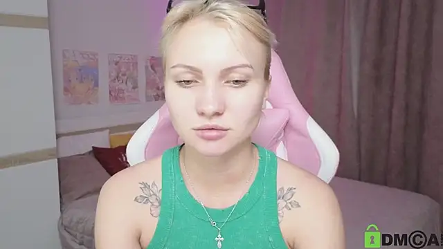 Cameronlovely  online show from September 10, 2025, 7:52 am