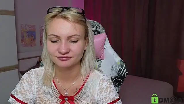 Cameronlovely  online show from September 12, 2025, 8:14 am