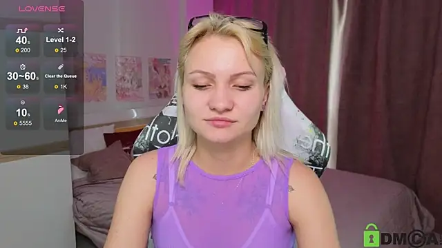 Cameronlovely  online show from September 18, 2025, 8:49 am