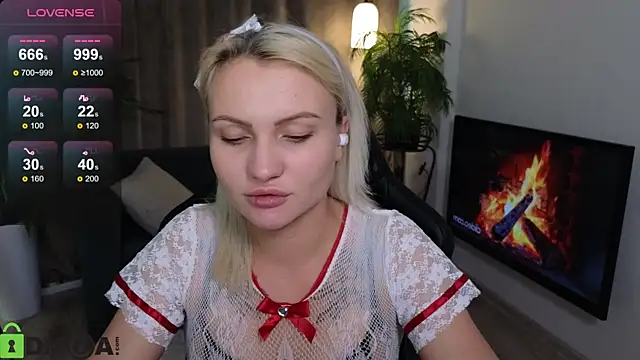 Cameronlovely  online show from October 23, 2025, 9:41 am