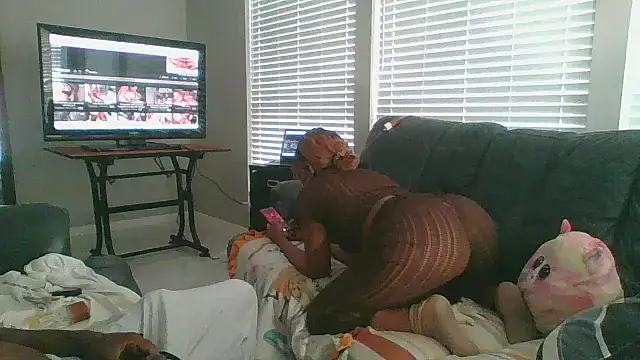 JazziEezyLdy online show from April 24, 2026, 7:27 pm