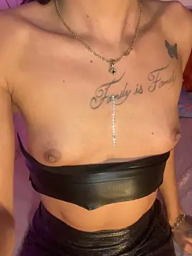 Snapshot of Lady_Dirty444 chatting on September 28, 2025, 9:42 pm Lady Dirty444 online show from September 28, 2025, 9:42 pm