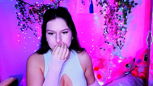 ChloeRicc online show from December 13, 2025, 7:53 pm