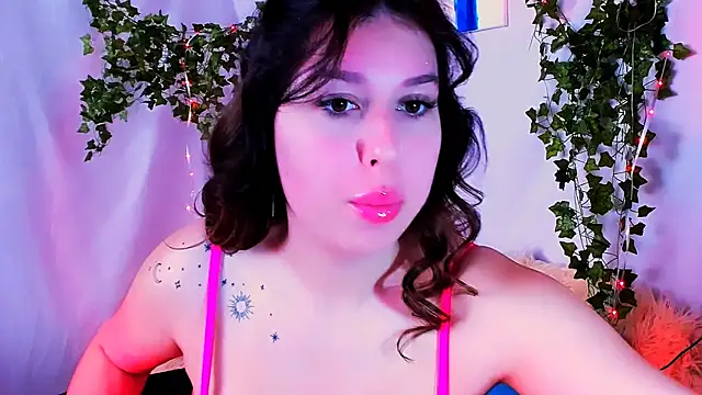 ChloeRicc online show from March 25, 2026, 7:14 am