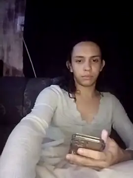 Snapshot of LunaMell chatting on October 7, 2025, 7:22 pm LunaMell online show from October 7, 2025, 7:22 pm