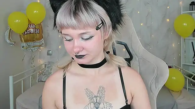 Tori Cutie online show from October 3, 2025, 5:37 am