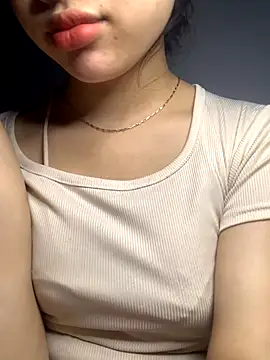 Nguyenha11 online show from November 18, 2025, 9:25 am