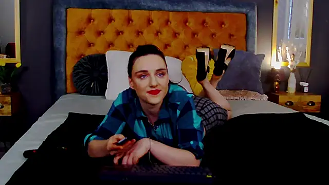 Jessica White  online show from April 14, 2026, 4:29 am