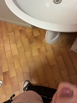 Snapshot of Cober03 chatting on February 19, 2026, 8:32 am Cober03 online show from February 19, 2026, 8:32 am