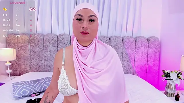 Snapshot of azaharaaa_ chatting on May 2, 2026, 11:37 am azaharaaa online show from May 2, 2026, 11:37 am