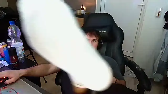 Rudi2007Eye online show from March 2, 2026, 6:48 pm