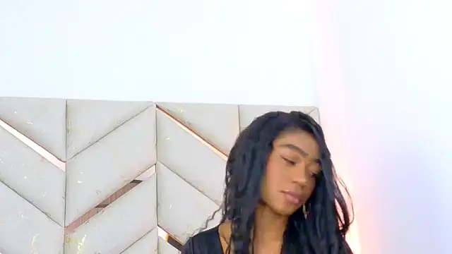 AlanaDoll online show from November 11, 2025, 3:45 pm